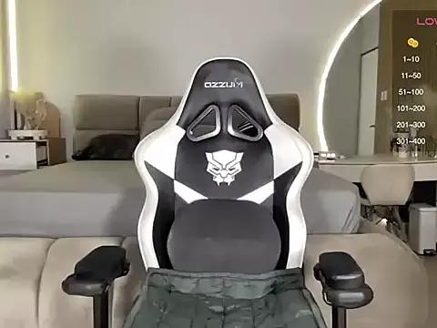 Freechat Rogueblaze on StripChat