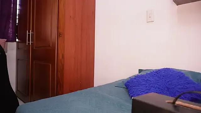 Freechat rousse_coup on StripChat