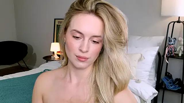 RozzitaBedberry on StripChat 