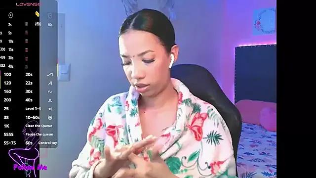 Freechat SallyWhitee on StripChat