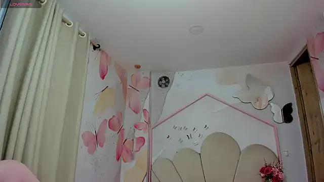 Freechat sensual_skinny on StripChat