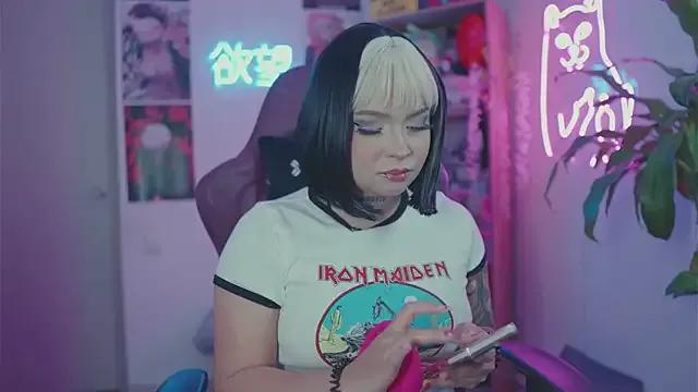 sensualkattt on StripChat 