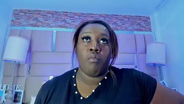 Private ShaniaBrownn on StripChat