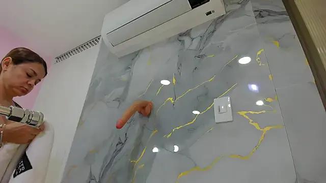 Freechat shayra_boobs1 on StripChat