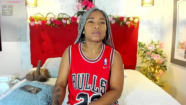 Freechat SilvannaFit on StripChat