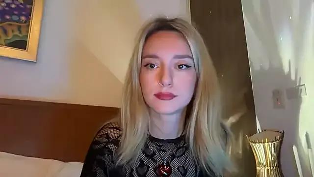 SirenaBelle — Can you feel it too? + hot video