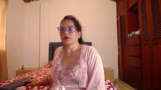 Freechat sofiamature01 on StripChat