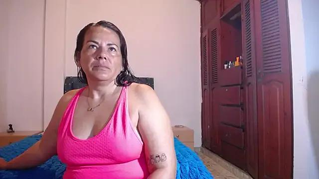 Freechat sofiamature01 on StripChat