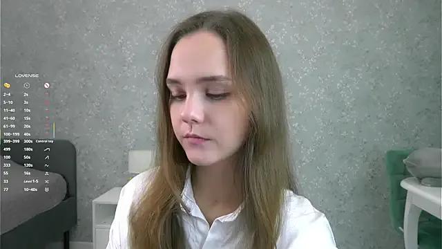 Freechat SweetSaraPie on StripChat