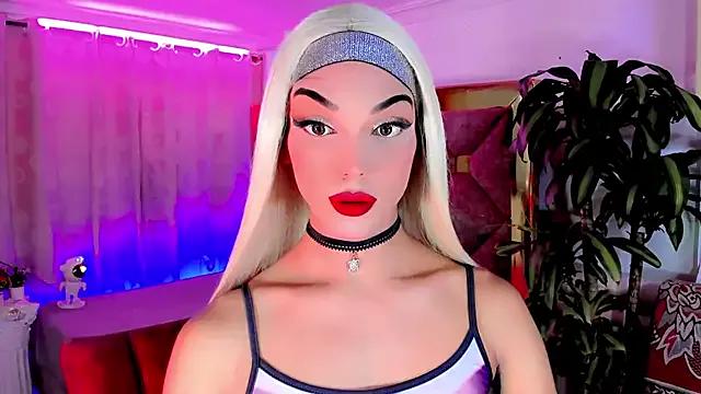 Freechat the-horus-girl on StripChat