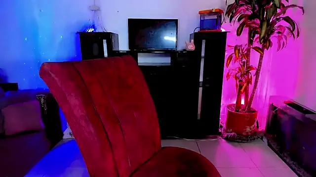 Freechat the-horus-girl on StripChat