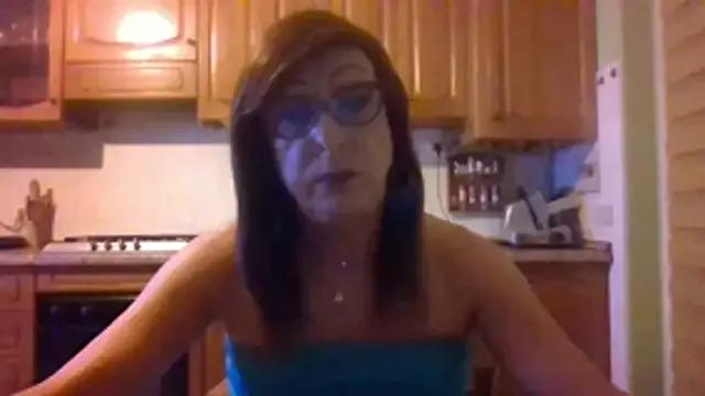 Freechat Tiabet on StripChat