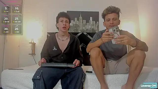 Freechat toyboys1 on StripChat