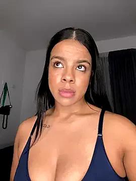 trianawhite — T-shirt off