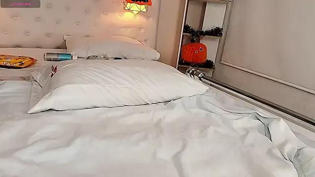 Freechat valerie_lya on StripChat