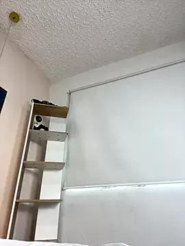 Freechat valerie_lya on StripChat