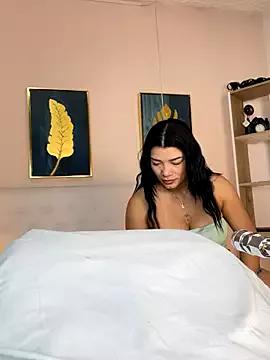 Freechat valerie_lya on StripChat