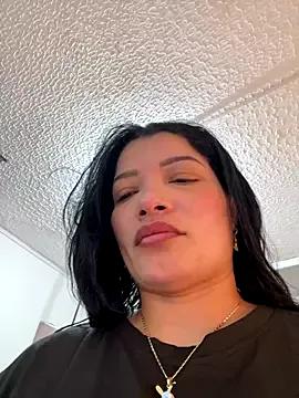 Freechat valerie_lya on StripChat