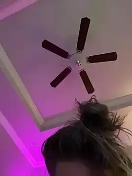 Vivian_MayXxX on StripChat 