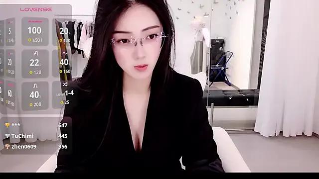 Freechat yangyang-777 on StripChat