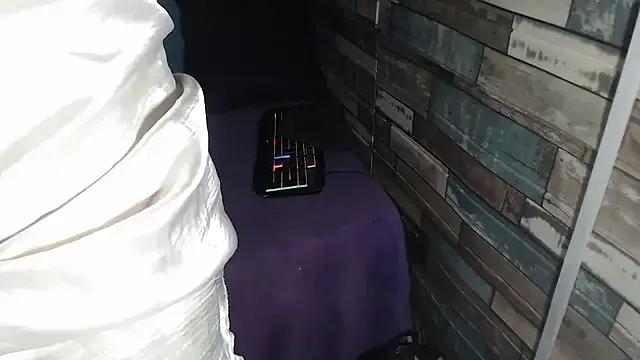 Freechat Yesamin_Stone18 on StripChat