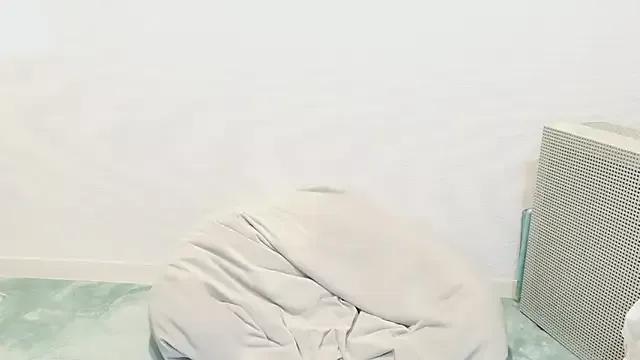 Group YUTSU_KI on StripChat